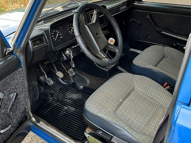 Синий ВАЗ 2107, объемом двигателя 1.5 л и пробегом 150 тыс. км за 1200 $, фото 5 на Automoto.ua