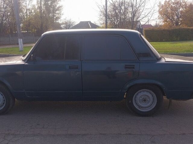 Синий ВАЗ 2107, объемом двигателя 1.5 л и пробегом 100 тыс. км за 953 $, фото 3 на Automoto.ua