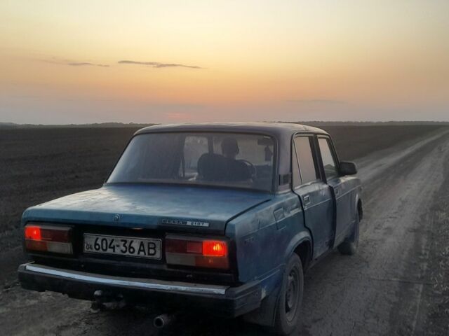 Синий ВАЗ 2107, объемом двигателя 1.5 л и пробегом 777 тыс. км за 357 $, фото 4 на Automoto.ua