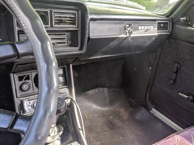 Синий ВАЗ 2107, объемом двигателя 1.5 л и пробегом 320 тыс. км за 1000 $, фото 4 на Automoto.ua