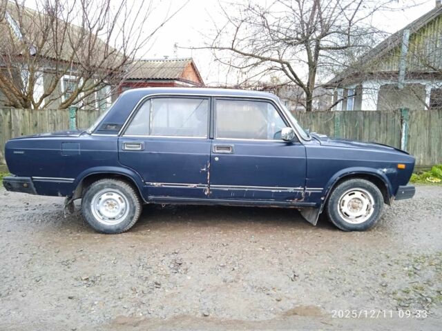 Синий ВАЗ 2107, объемом двигателя 1.5 л и пробегом 210 тыс. км за 500 $, фото 6 на Automoto.ua