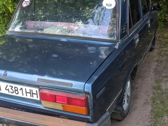 Синий ВАЗ 2107, объемом двигателя 1.5 л и пробегом 320 тыс. км за 1000 $, фото 1 на Automoto.ua