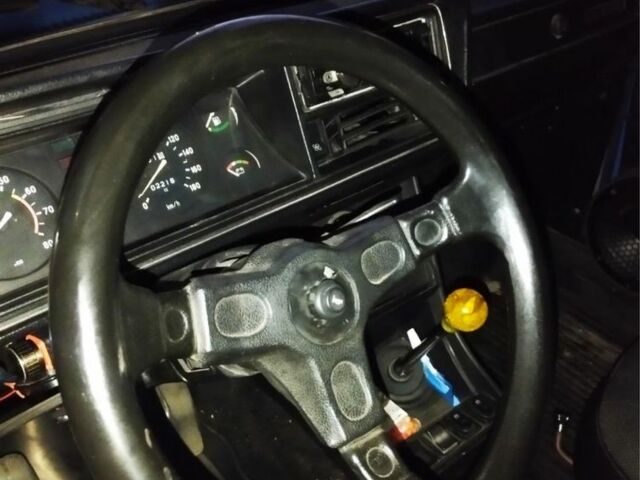 ВАЗ 2107 1986 у Дніпро (Дніпропетровську) на Automoto.ua Синій ВАЗ 2107, об'ємом двигуна 1.3 л та пробігом 3 тис. км за 1700 $, фото 7 на Automoto.ua