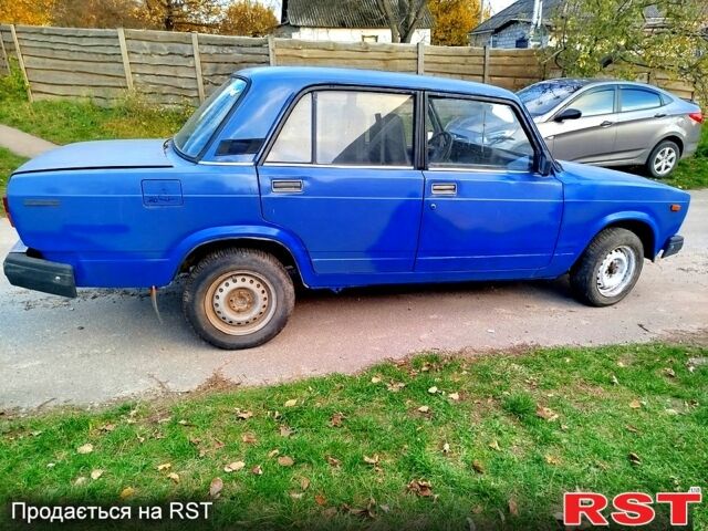 Синий ВАЗ 2107, объемом двигателя 1.5 л и пробегом 72 тыс. км за 400 $, фото 6 на Automoto.ua