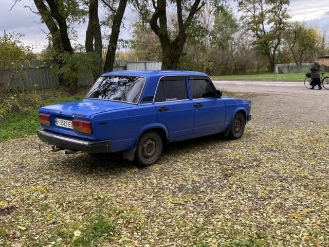 Синий ВАЗ 2107, объемом двигателя 1.3 л и пробегом 200 тыс. км за 642 $, фото 3 на Automoto.ua