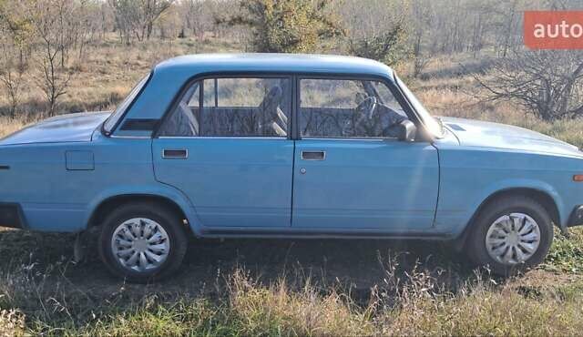 Синий ВАЗ 2107, объемом двигателя 1.5 л и пробегом 176 тыс. км за 850 $, фото 2 на Automoto.ua