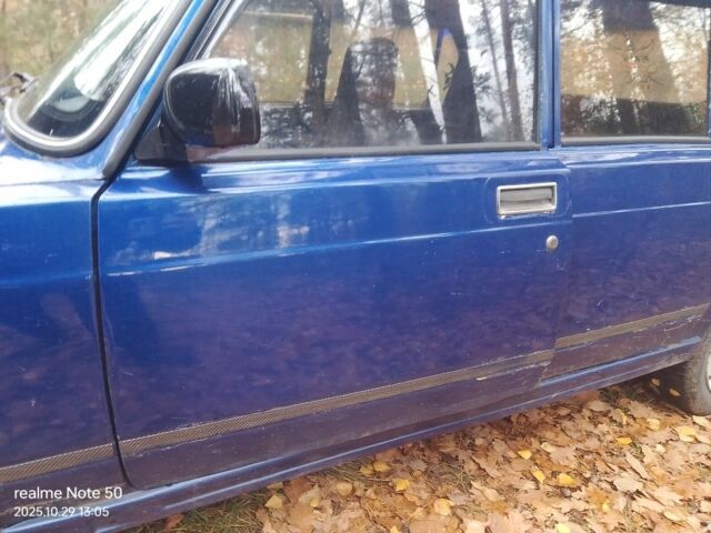 Синий ВАЗ 2107, объемом двигателя 1.3 л и пробегом 303 тыс. км за 595 $, фото 2 на Automoto.ua