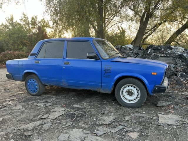 Синий ВАЗ 2107, объемом двигателя 1.5 л и пробегом 100 тыс. км за 400 $, фото 4 на Automoto.ua