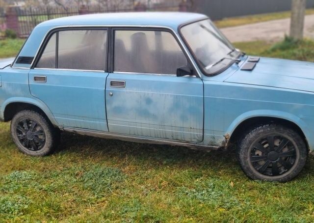 Синий ВАЗ 2107, объемом двигателя 1.5 л и пробегом 289 тыс. км за 770 $, фото 3 на Automoto.ua