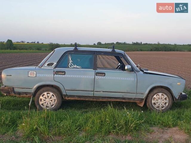 Синий ВАЗ 2107, объемом двигателя 1.5 л и пробегом 90 тыс. км за 600 $, фото 3 на Automoto.ua