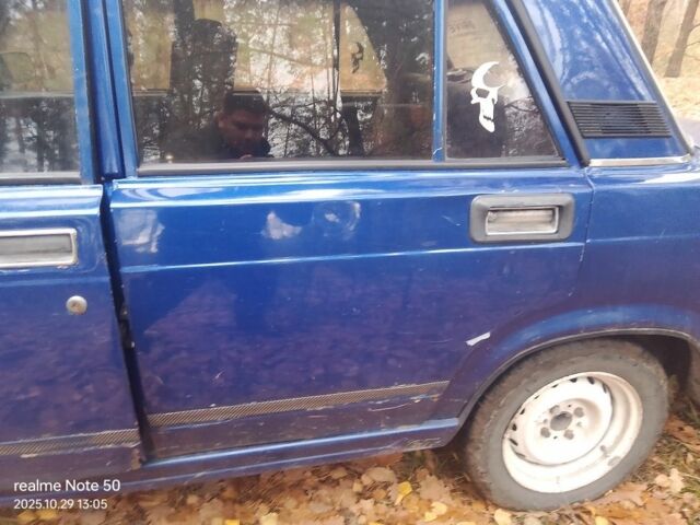 Синий ВАЗ 2107, объемом двигателя 1.3 л и пробегом 303 тыс. км за 595 $, фото 3 на Automoto.ua