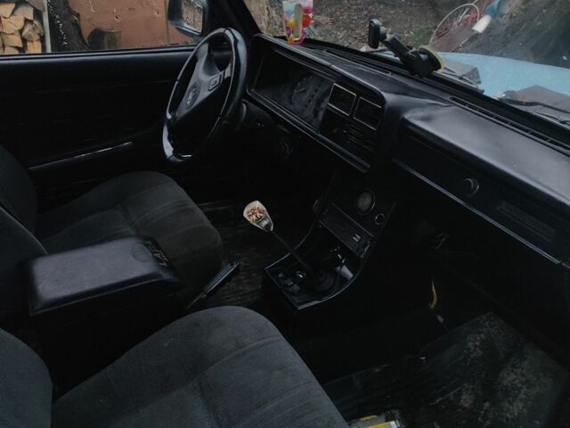 Синий ВАЗ 2107, объемом двигателя 5 л и пробегом 111 тыс. км за 950 $, фото 4 на Automoto.ua