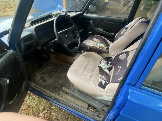 Синий ВАЗ 2107, объемом двигателя 1.6 л и пробегом 25 тыс. км за 300 $, фото 3 на Automoto.ua