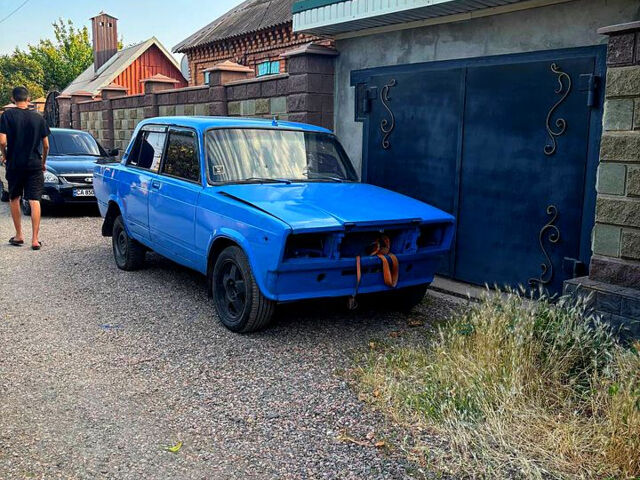 Синий ВАЗ 2107, объемом двигателя 1.7 л и пробегом 0 тыс. км за 560 $, фото 3 на Automoto.ua