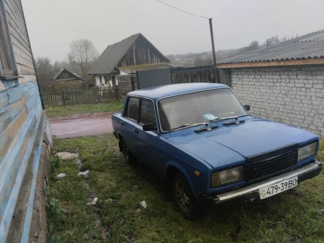 Синий ВАЗ 2107, объемом двигателя 1.3 л и пробегом 90 тыс. км за 650 $, фото 5 на Automoto.ua