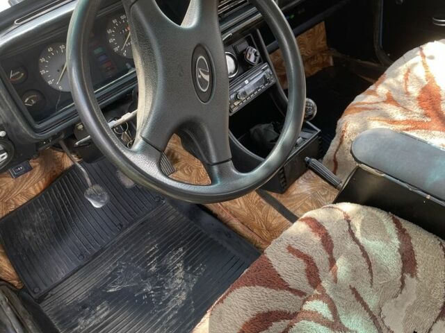 Синий ВАЗ 2107, объемом двигателя 1.6 л и пробегом 300 тыс. км за 899 $, фото 4 на Automoto.ua