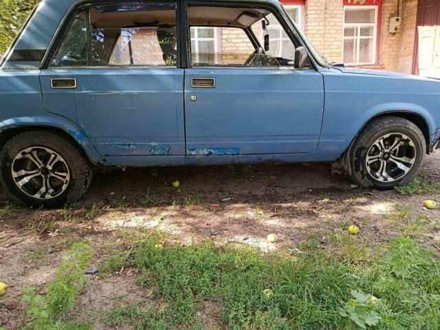 ВАЗ 2107 1990 в Смеле на Automoto.ua Синий ВАЗ 2107, объемом двигателя 0 л и пробегом 88 тыс. км за 595 $, фото 8 на Automoto.ua
