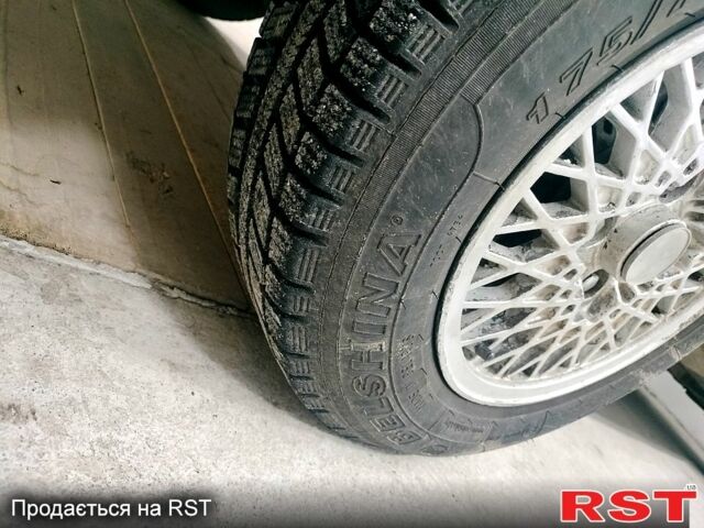 Синий ВАЗ 2107, объемом двигателя 1.3 л и пробегом 100 тыс. км за 1250 $, фото 2 на Automoto.ua