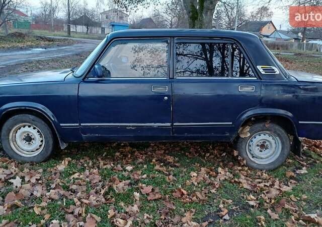 Синий ВАЗ 2107, объемом двигателя 1.45 л и пробегом 244 тыс. км за 800 $, фото 3 на Automoto.ua