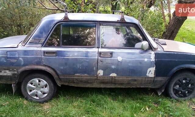 ВАЗ 2107 1990 в Черновцах на Automoto.ua Синий ВАЗ 2107, объемом двигателя 1.5 л и пробегом 201 тыс. км за 550 $, фото 2 на Automoto.ua