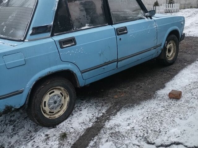 Синий ВАЗ 2107, объемом двигателя 1.5 л и пробегом 200 тыс. км за 350 $, фото 3 на Automoto.ua