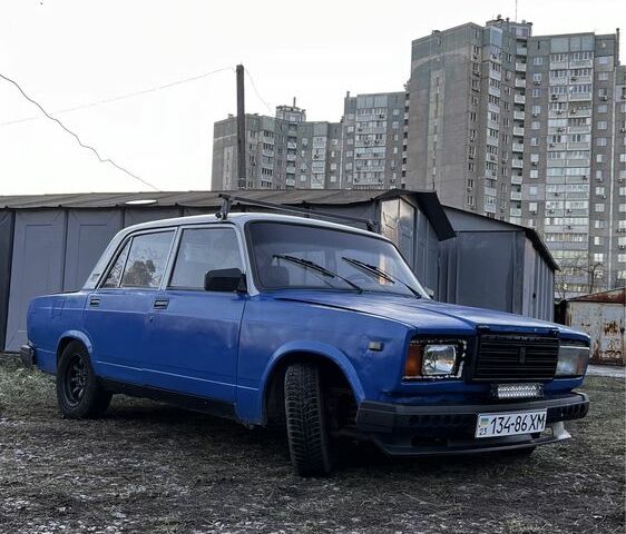 Синий ВАЗ 2107, объемом двигателя 1.6 л и пробегом 100 тыс. км за 1800 $, фото 3 на Automoto.ua