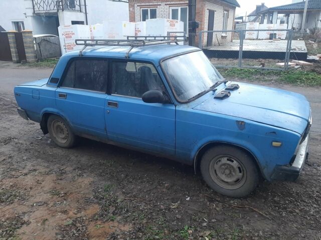 Синий ВАЗ 2107, объемом двигателя 0 л и пробегом 260 тыс. км за 200 $, фото 2 на Automoto.ua