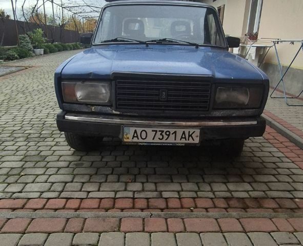 ВАЗ 2107 1990 в Иршава на Automoto.ua Синий ВАЗ 2107, объемом двигателя 0 л и пробегом 77 тыс. км за 287 $, фото 4 на Automoto.ua