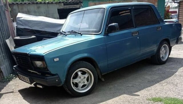 ВАЗ 2107 1990 в Виннице на Automoto.ua Синий ВАЗ 2107, объемом двигателя 1.5 л и пробегом 1 тыс. км за 400 $, фото 1 на Automoto.ua