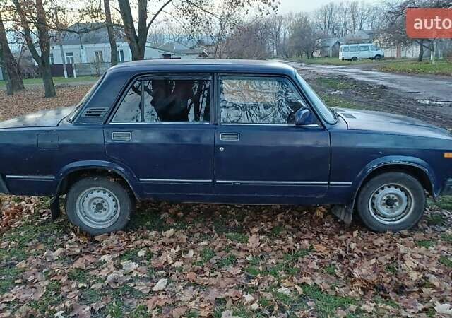 Синий ВАЗ 2107, объемом двигателя 1.45 л и пробегом 244 тыс. км за 800 $, фото 2 на Automoto.ua