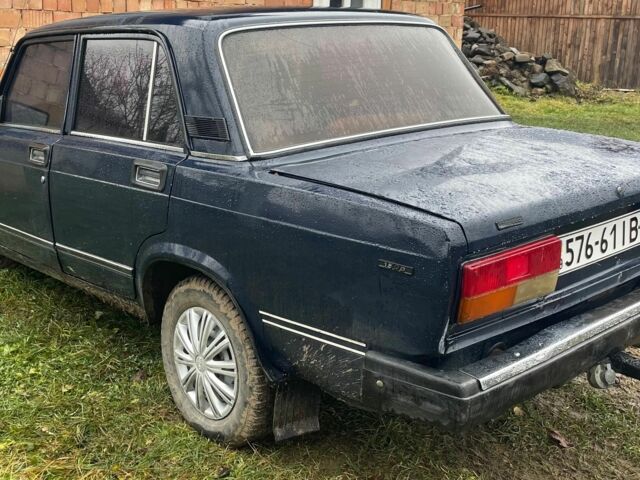 Синий ВАЗ 2107, объемом двигателя 1.5 л и пробегом 150 тыс. км за 650 $, фото 3 на Automoto.ua