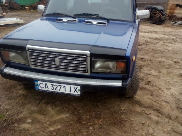 Синій ВАЗ 2107, об'ємом двигуна 1.5 л та пробігом 190 тис. км за 700 $, фото 5 на Automoto.ua