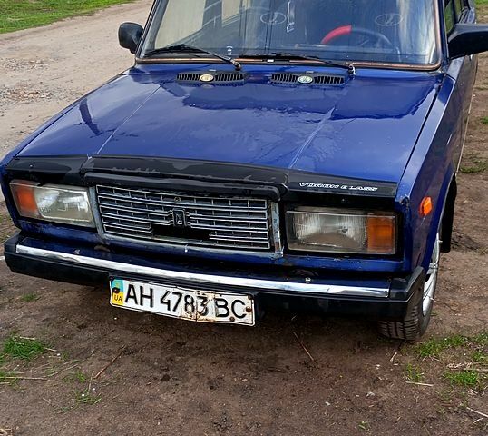 Синий ВАЗ 2107, объемом двигателя 15 л и пробегом 111 тыс. км за 550 $, фото 1 на Automoto.ua