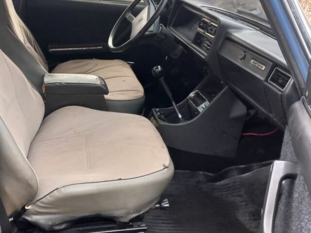 Синий ВАЗ 2107, объемом двигателя 1.5 л и пробегом 102 тыс. км за 711 $, фото 5 на Automoto.ua