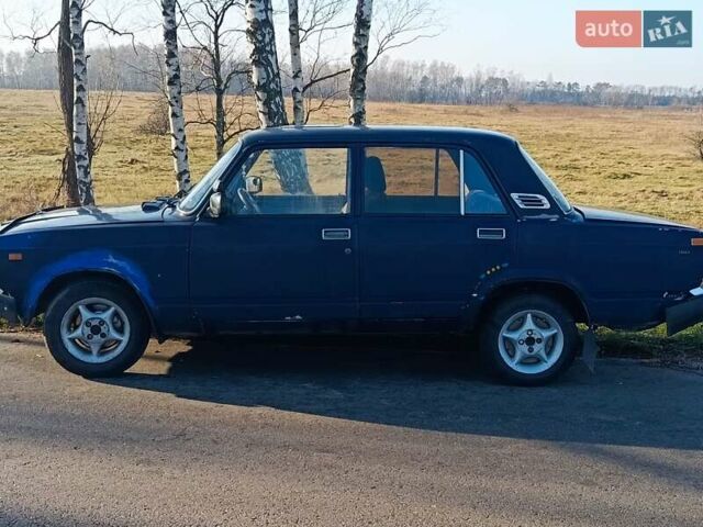 Синий ВАЗ 2107, объемом двигателя 1.3 л и пробегом 190 тыс. км за 600 $, фото 2 на Automoto.ua