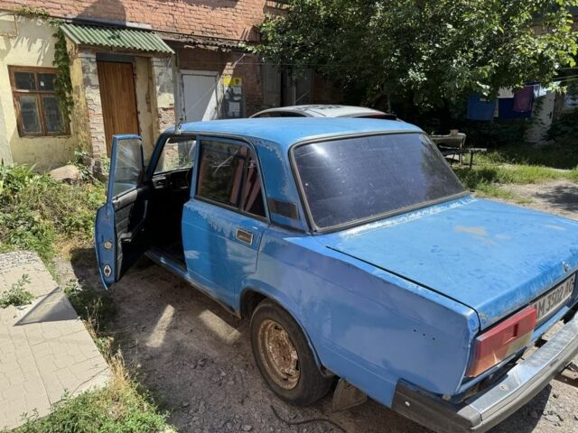 Синий ВАЗ 2107, объемом двигателя 1.5 л и пробегом 260 тыс. км за 500 $, фото 2 на Automoto.ua