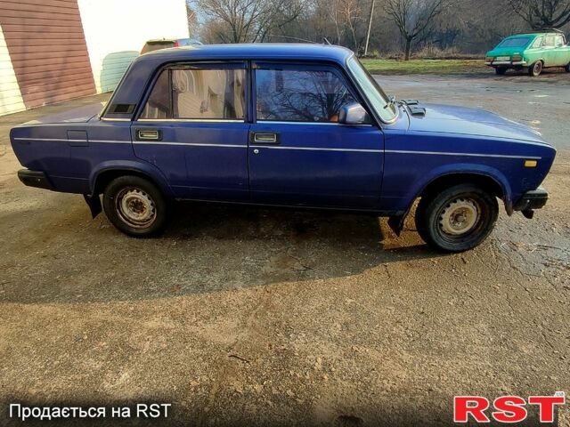 Синий ВАЗ 2107, объемом двигателя 1.5 л и пробегом 0 тыс. км за 800 $, фото 3 на Automoto.ua