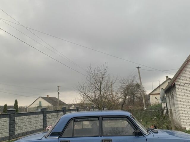 Синий ВАЗ 2107, объемом двигателя 1.5 л и пробегом 250 тыс. км за 650 $, фото 4 на Automoto.ua