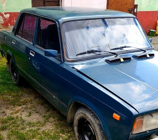 Синий ВАЗ 2107, объемом двигателя 1.5 л и пробегом 205 тыс. км за 780 $, фото 4 на Automoto.ua