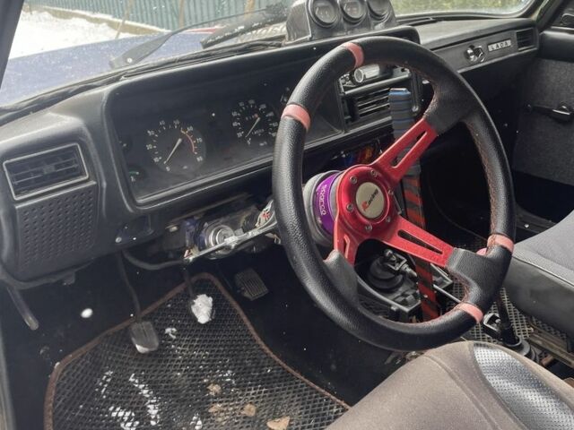 Синий ВАЗ 2107, объемом двигателя 1.5 л и пробегом 25 тыс. км за 1050 $, фото 6 на Automoto.ua