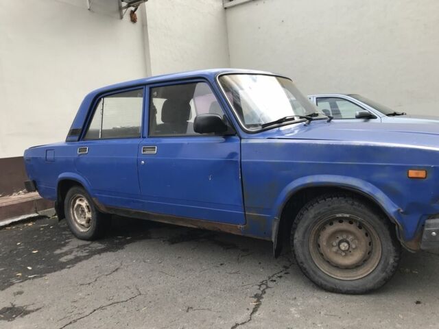 Синий ВАЗ 2107, объемом двигателя 1.4 л и пробегом 100 тыс. км за 760 $, фото 2 на Automoto.ua