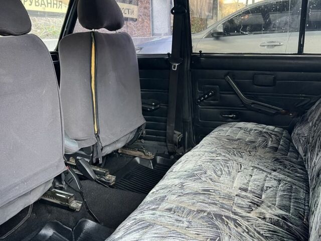 Синий ВАЗ 2107, объемом двигателя 1.5 л и пробегом 300 тыс. км за 1200 $, фото 4 на Automoto.ua