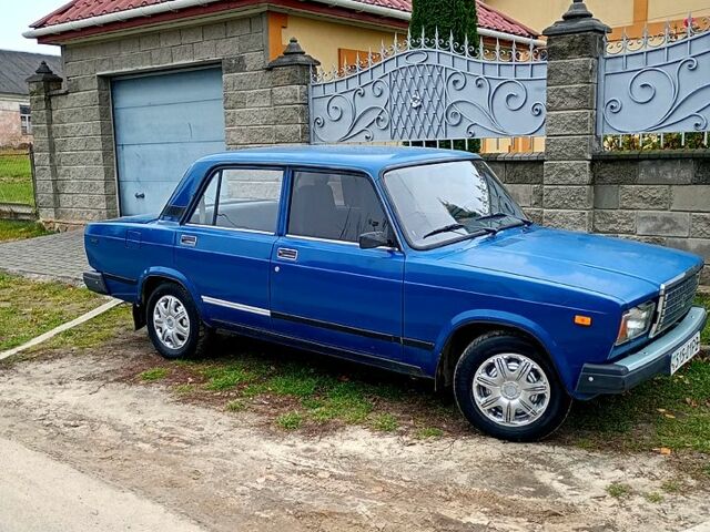 Синий ВАЗ 2107, объемом двигателя 1.5 л и пробегом 210 тыс. км за 1000 $, фото 3 на Automoto.ua