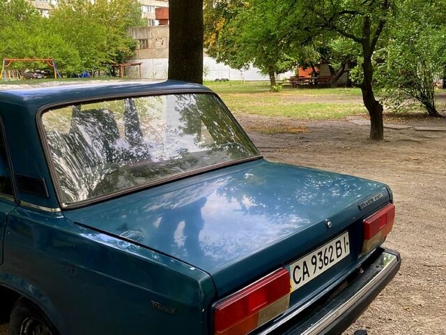 Синий ВАЗ 2107, объемом двигателя 1.5 л и пробегом 300 тыс. км за 950 $, фото 2 на Automoto.ua