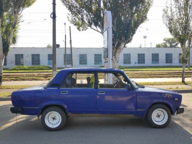 Синий ВАЗ 2107, объемом двигателя 0 л и пробегом 350 тыс. км за 650 $, фото 3 на Automoto.ua