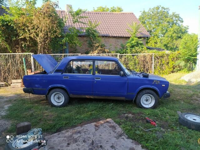 Синий ВАЗ 2107, объемом двигателя 0 л и пробегом 350 тыс. км за 650 $, фото 2 на Automoto.ua
