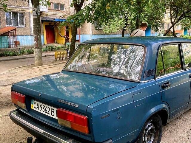 Синий ВАЗ 2107, объемом двигателя 1.5 л и пробегом 300 тыс. км за 950 $, фото 3 на Automoto.ua