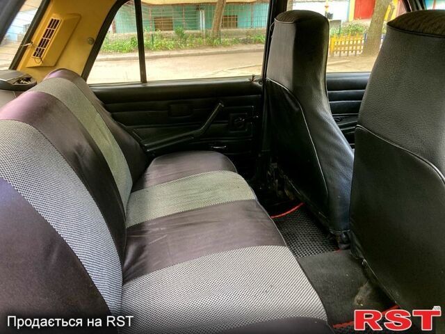 Синий ВАЗ 2107, объемом двигателя 1.5 л и пробегом 300 тыс. км за 950 $, фото 4 на Automoto.ua