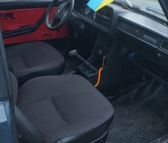 Синій ВАЗ 2107, об'ємом двигуна 1.5 л та пробігом 300 тис. км за 600 $, фото 3 на Automoto.ua