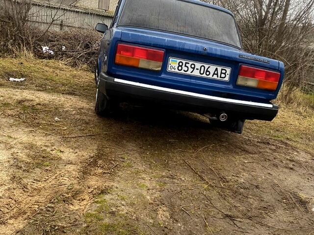 Синий ВАЗ 2107, объемом двигателя 15 л и пробегом 235 тыс. км за 1650 $, фото 2 на Automoto.ua